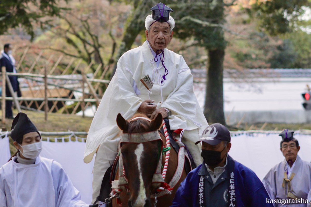 KASUGASHRINE's tweet photo. お渡り式は約30名と馬9頭の編成でした。 https://t.co/R22C2NZqDT
