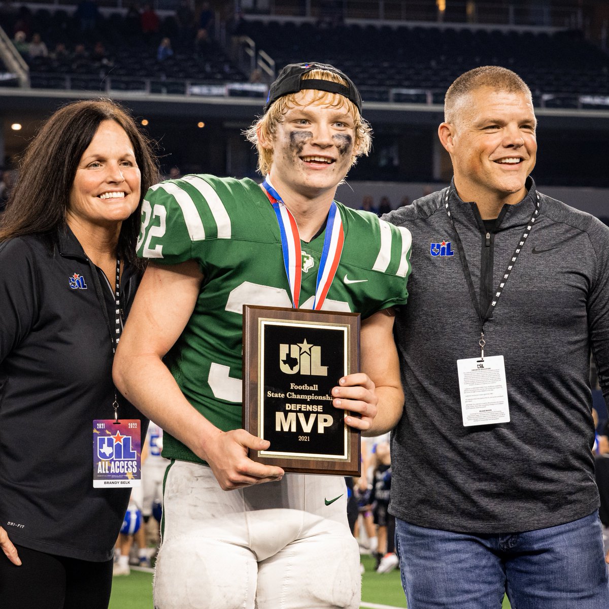 uiltexas's tweet photo. Malcolm Murphy (Franklin) earned Championship Game Offensive MVP with 280 rushing yards (second-most ever in a Conf 3A State Championship game) and 4 rush TDs. 

Colby Smith (Franklin) earned Championship Game Defensive MVP with 7 tackles and 1 INT.

#UILState https://t.co/c3pK7k6rAA