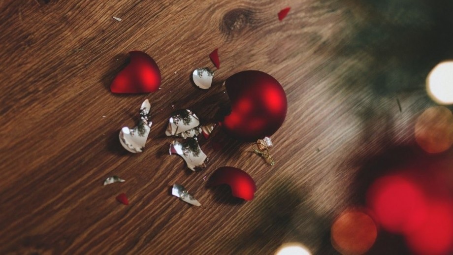 There are simple steps we can take to help with post-lockdown anxiety and the stress of the holiday season. Tip: avoidance is not the answer. bit.ly/3F6YfcD