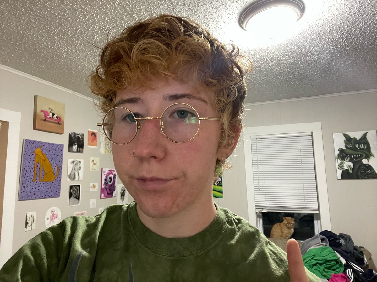 SydniMcknight's tweet photo. Beginning and end of 2021. Put on some pounds in my face and my hair. https://t.co/I2ETATVgIB