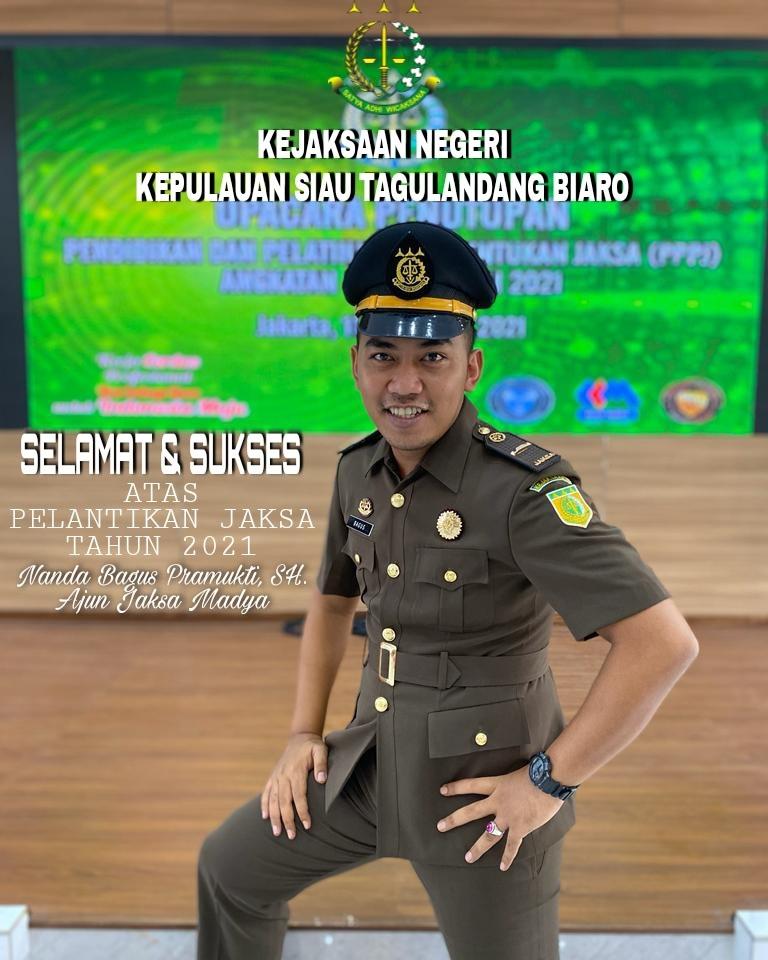 kejaksaansitaro's tweet photo. "Segenap Keluarga Besar Kejaksaan Negeri Kepulauan Siau Tagulandang Biaro Mengucapkan Selamat &amp; Sukses Atas Pelantikan Jaksa Tahun 2021"
Nanda Bagus Pramukti, SH.
Ajun Jaksa Madya https://t.co/gZjXydLJTo