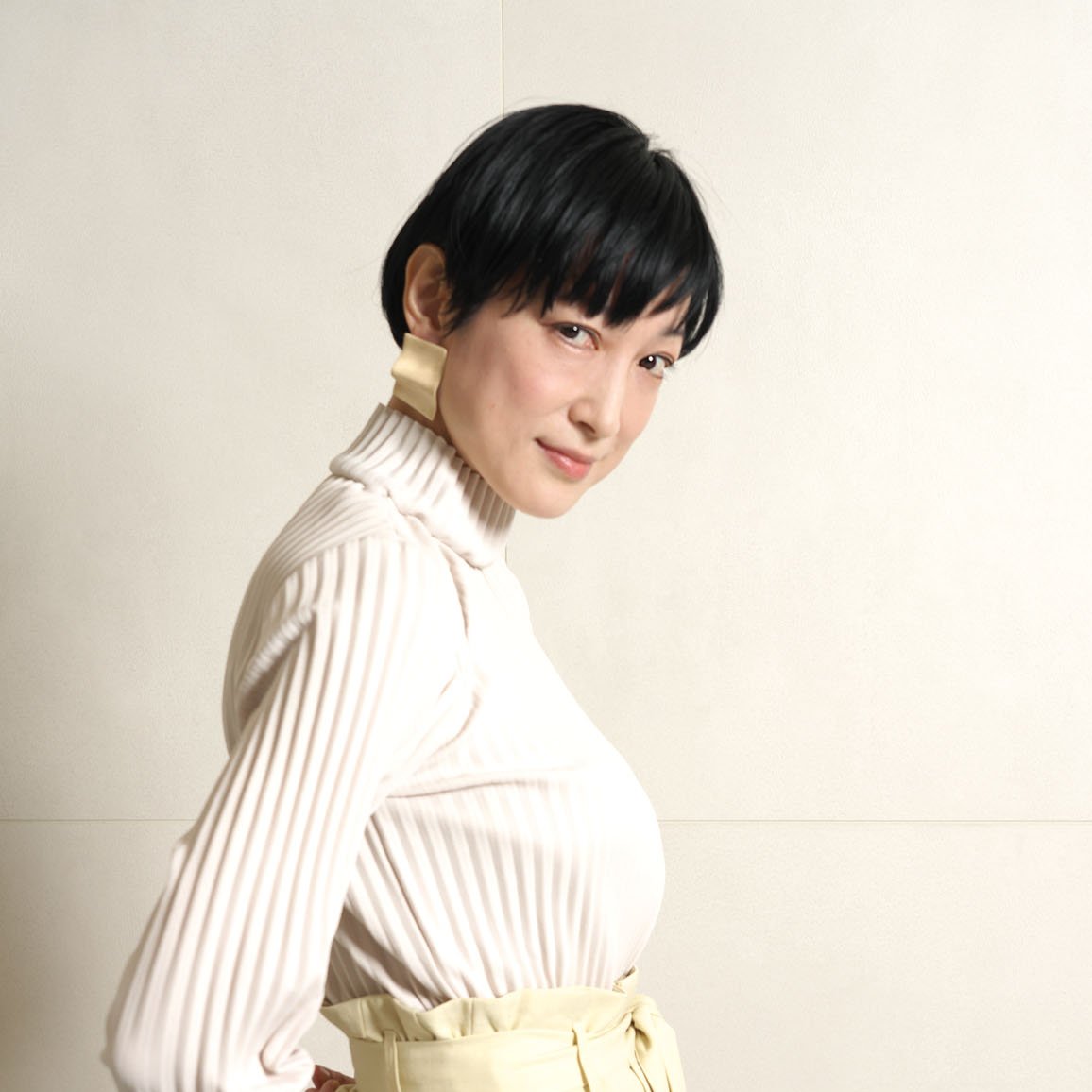 تويتر 花椿 على تويتر Girls Rock Beginnings Vol 07 前編 公開しました 今回のゲストは 緒川たまき さん 俳優としてはもちろん 文化への造詣も深くさまざまなフィールドでご活躍です そんな緒川さんの少女時代の記憶を辿ります T Co Wemma0ebro