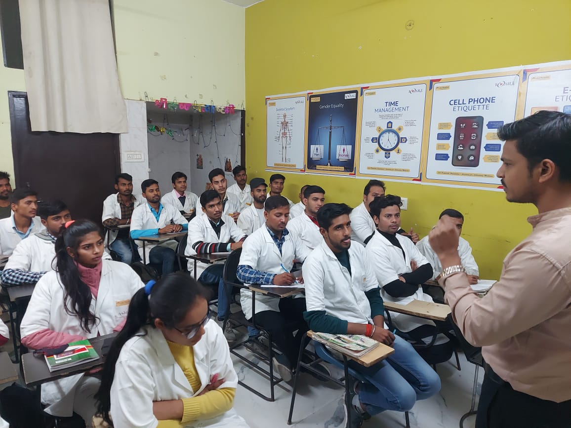 BABLEINDIA's tweet photo. Mr. Alok Singh (AM CSR) #LalPathLabsFoundation interacting with the trainees during an informative and insightful session at LPL Academy Lucknow Centre.

@gautamgupta14 

#PhlebotomyTechnician #SkillDevelopment https://t.co/ne7UJzGv1f