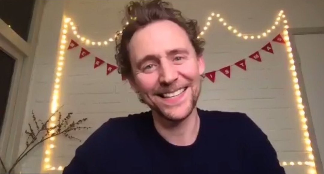 amanda_tom_fan's tweet photo. Thank you so much for having Tom today. I enjoyed it so much! I’ve truly missed seeing you two together. @joshuahorowitz @twhiddleston #HappySadConfused #TomHiddleston #amazingguys #supportcharity #helpothers https://t.co/M8b2ZMyJQ7