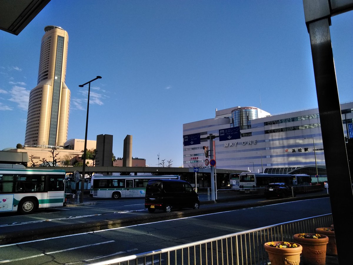 taila_kawara's tweet photo. 10ヶ月ぶりの浜松!
前回、前々回のこと色々と思い出すなぁ。
もはやただいまと言いたい!!
本日は浜松POPSCLUBで歌います!!
https://t.co/WvSnlgrhd3
#浜松 #ライブ #ハウス #POPSCLUB #待良 #弾き語り https://t.co/XiIc8oGJzL
