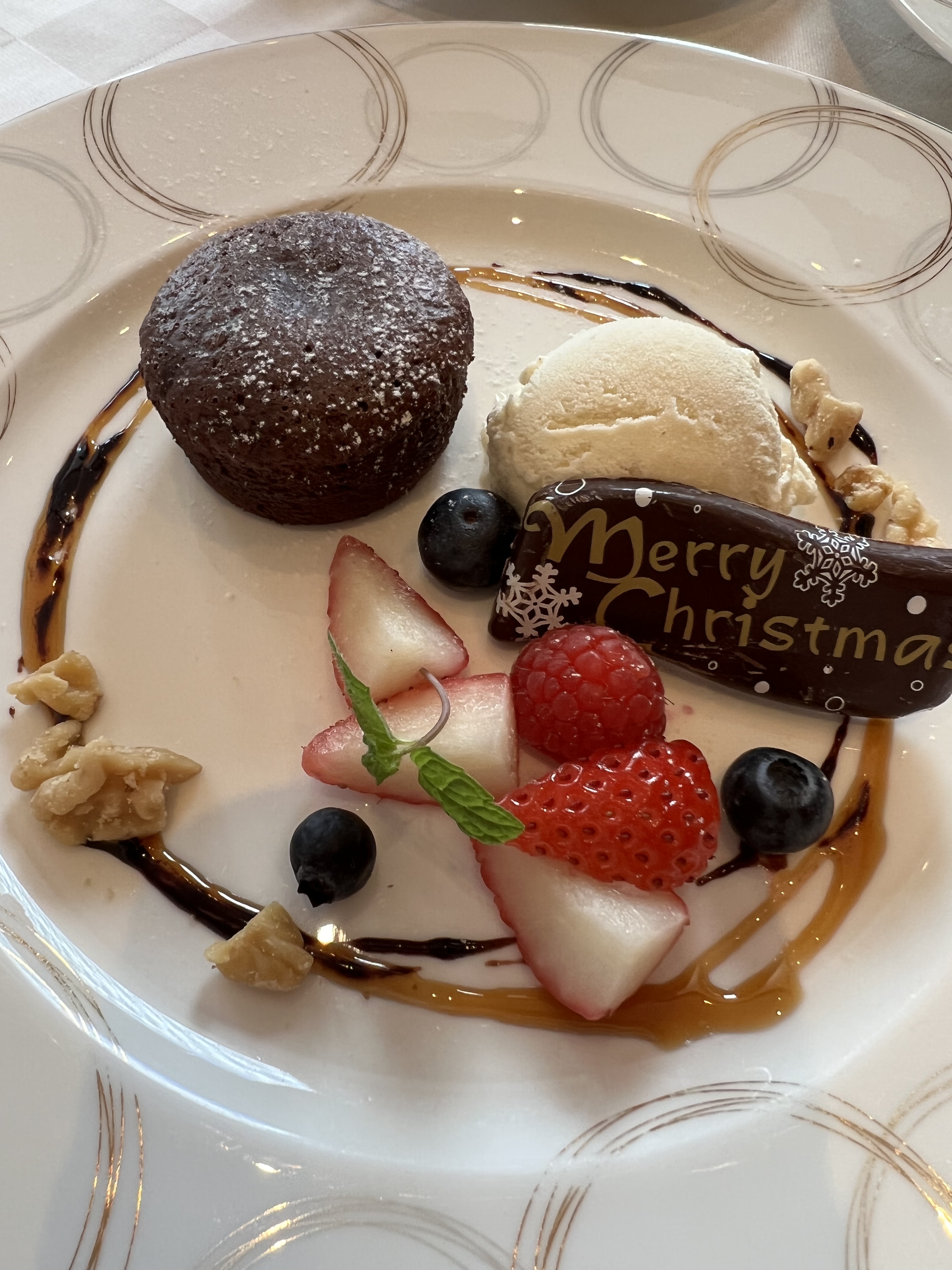 なごやんツアー トラベルコンシェルジュ 12 5 クリスマスランチ 名古屋マリオットアソシアホテル52階 スカイラウンジジーニス 名古屋マリオットアソシアホテル52階にあるスカイラウンジジーニスへむかいました 地上210mから見える名古屋の都市の