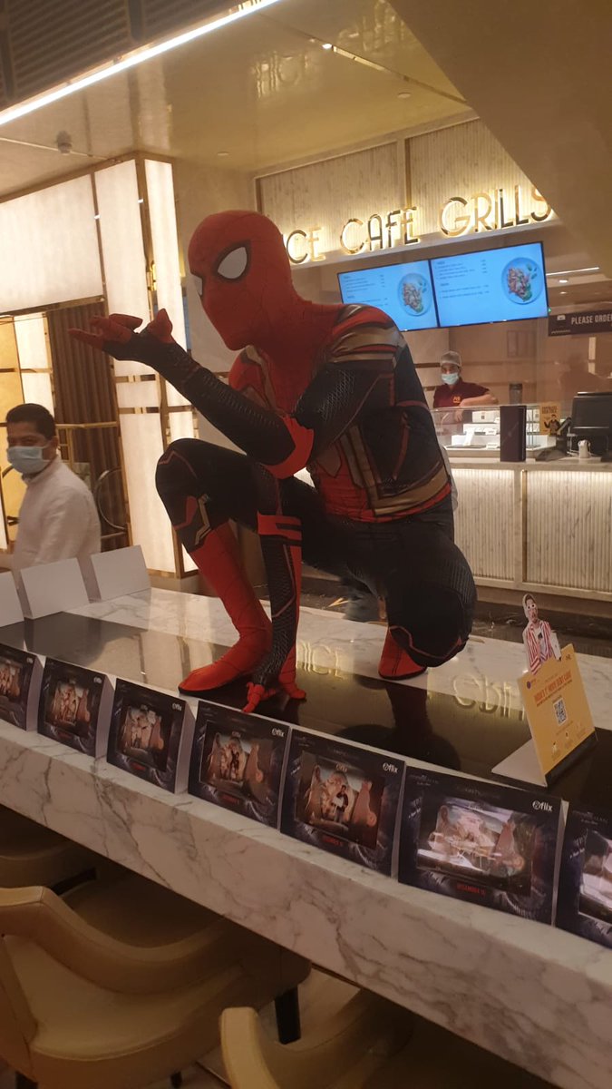 vishal_bhansali's tweet photo. Had an awesome time yesterday at @AndFlix #FlixFirstScreening of #SpiderNoWayHome. This is probably by far the best spiderman movie ever. Met Spidey as well😜 https://t.co/pIzHkTYlxS