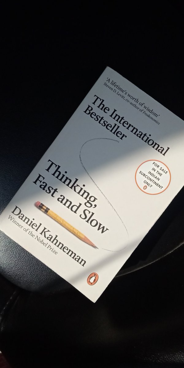 Preeti_0796's tweet photo. ✓ "Nobody wants more information that might spoil their story."

Trust me, It's not an easy book to understand, but worth every book you may find on #mental_models.
#bestseller for a reason.

P.s. Got a #city in the view.😬
#BookTwitter https://t.co/1V6iPVQ5E1