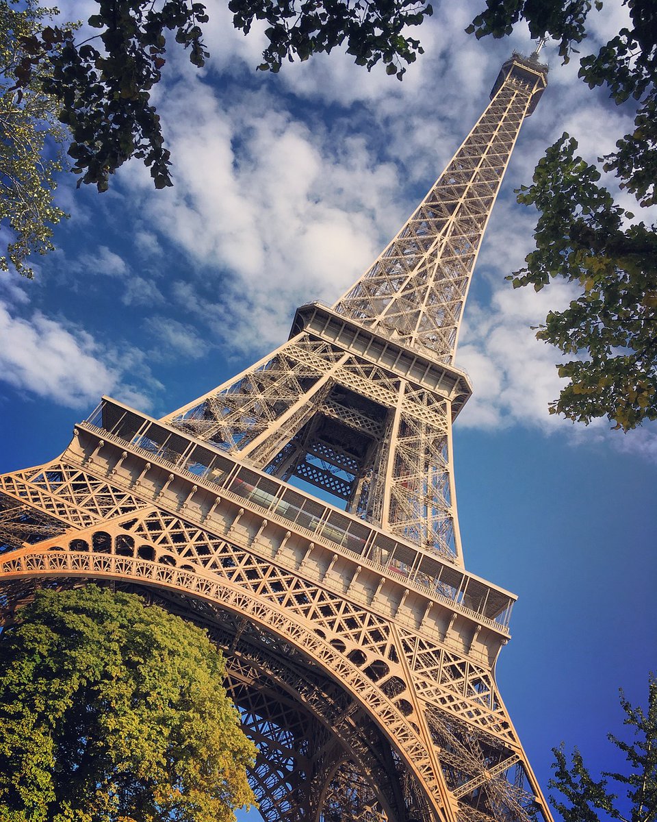 Last chance to enter our competition to win return flights for 2 to Paris Orly with @Veuling ✈️🇫🇷💛

To enter: FOLLOW &amp; RT 

Winner will be announced later today – Good luck everyone 🤞

T&amp;C’s: dublinairport.com/latest-news/20…