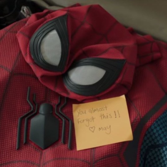 samasebedemon's tweet image. /#SpiderManNoWayHome  /
/#NoWayHome  / #SpiderMan  /

❗️❗️❗️SPOILERS❗️❗️❗️

         🚫🚫🚫🚫🚫🚫

  — Ты всегда забываешь
           костюм, Питер

                 ❤️Мэй