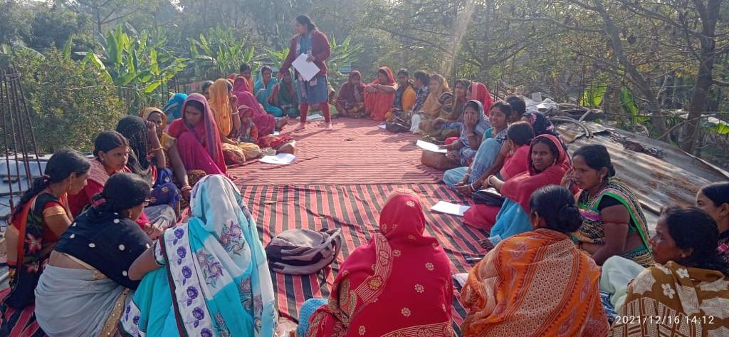ddc_vaishali's tweet photo. दिनांक 16 Dec:- साइकल रैली, संध्या चौपल, कैंडल मार्च, घर घर दस्तक देकर नशा मुक्त परिवार का गर्वान्वित करने वाला स्टिकर लगाकर नशा मुक्ति अभियान में उत्तरोत्तर प्रयास किया जा रहा है।
@dm_vaishali,@vjtriumph, @IPRD_Bihar, @BiharRDD, @officecmbihar, #ExciseDeptBihar, #Nashamukti https://t.co/GDMt6v1SFr