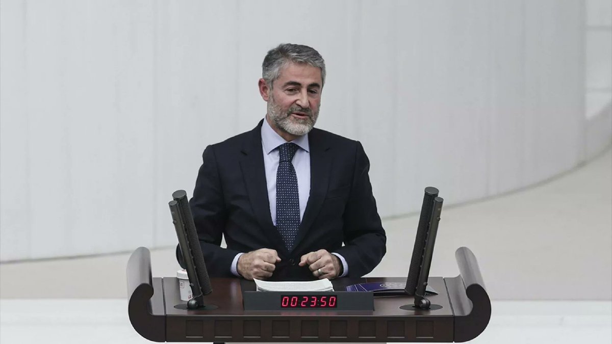 sputnik_TR's tweet photo. Bakan Nebati: Türkiye'de yeni ücretimiz 4 bin 253 lira 40 kuruş, kira şehir merkezinde 1261 Türk Lirası https://t.co/hp3dr3uDxa https://t.co/UbEMLzk90g