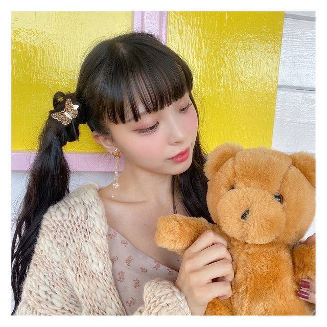 YurinaUnion's tweet photo. 211217 [IG Update]

"LARME 051 Now on Sale!!

I hope you can find new Yurina on this magazine, which took me to sweet world with pretty clothes and hair&amp;make-up:-)

Please check it out〜🦕"

#KawaguchiYurina #카와구치유리나 #유리나 #川口ゆりな #YURINA https://t.co/2TdRJkms7H