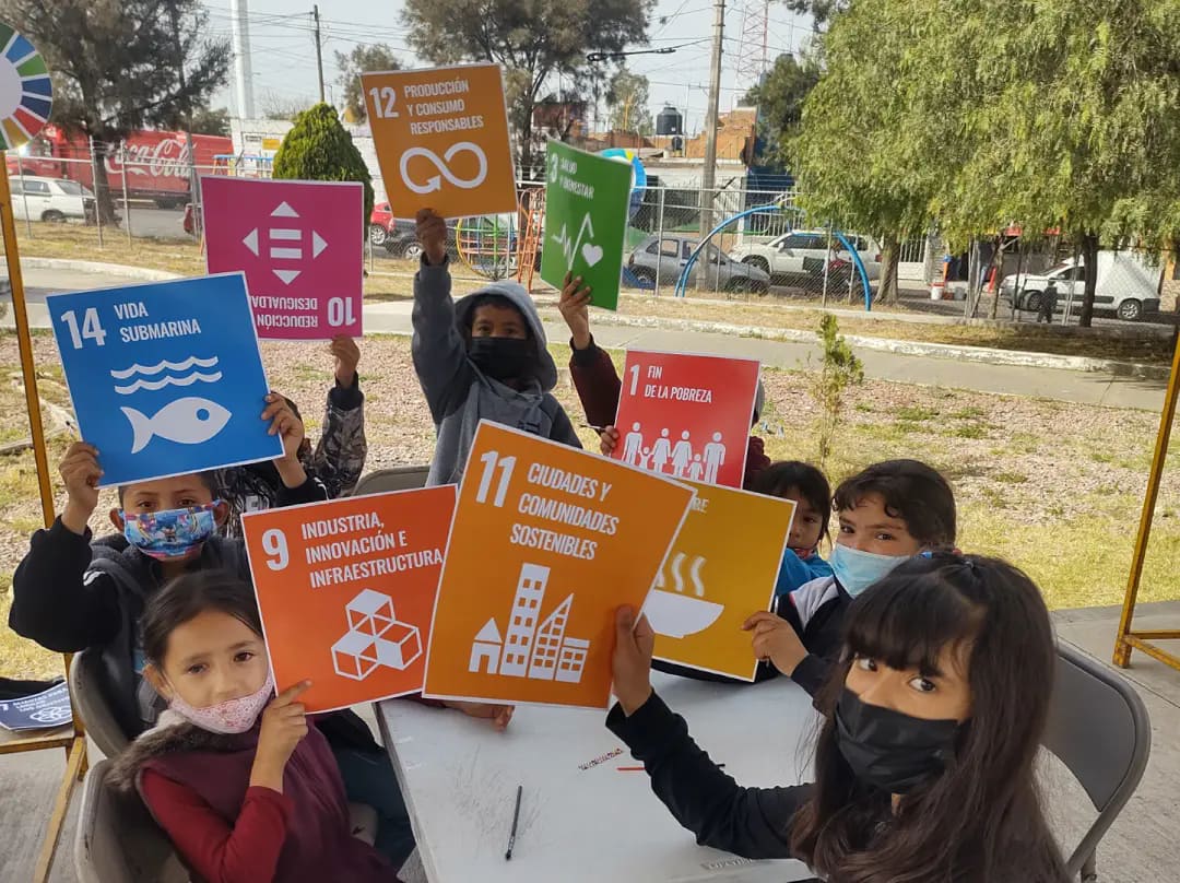 VvsT4's tweet photo. 🙌🏻Taller de los Objetivos de desarrollo sostenible
"Lentes SDGs" como parte de las 🎨actividades del 2021 que la Delegación Pozo Bravo @TheWorldsLesson @SDGaction @TheGlobalGoals https://t.co/T0Rdw2cMLq