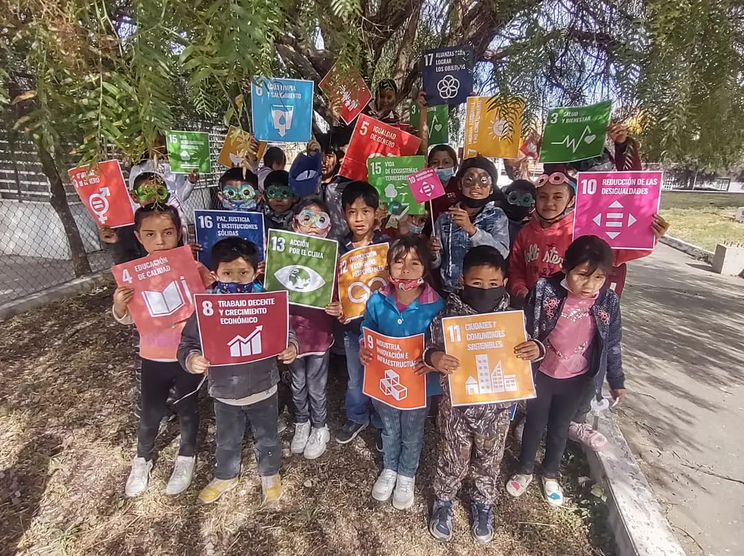 VvsT4's tweet photo. 🙌🏻Taller de los Objetivos de desarrollo sostenible
"Lentes SDGs" como parte de las 🎨actividades del 2021 que la Delegación Pozo Bravo @TheWorldsLesson @SDGaction @TheGlobalGoals https://t.co/T0Rdw2cMLq