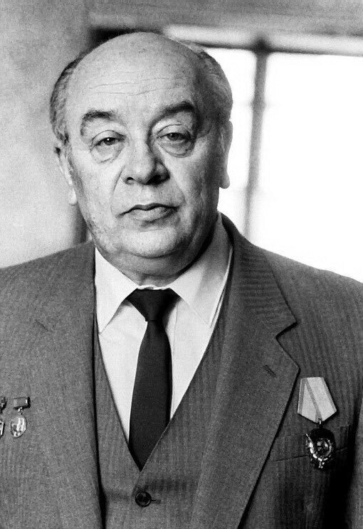 history__ru's tweet image. 17 декабря 1928 года в Киеве родился Леонид Сергеевич Броневой - советский и российский актёр театра и кино. Народный артист СССР. Лауреат Государственных премий РСФСР и России. Полный кавалер ордена «За заслуги перед Отечеством»