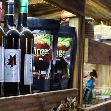 KibajjoBoy's tweet photo. NEW SHOP ALERT to our #Mpigi esteemed customers, Kibajjo natural Ginger courtesy of @KibajjoE is now in the shelves of Jangu International at @SINA. Pick your packet at any time slot.
#100%KibajjoNaturalGinger
#shopalert
#christmasgiftsideas
#sipNatural
#fromgardentotable https://t.co/W5CKylIvjs
