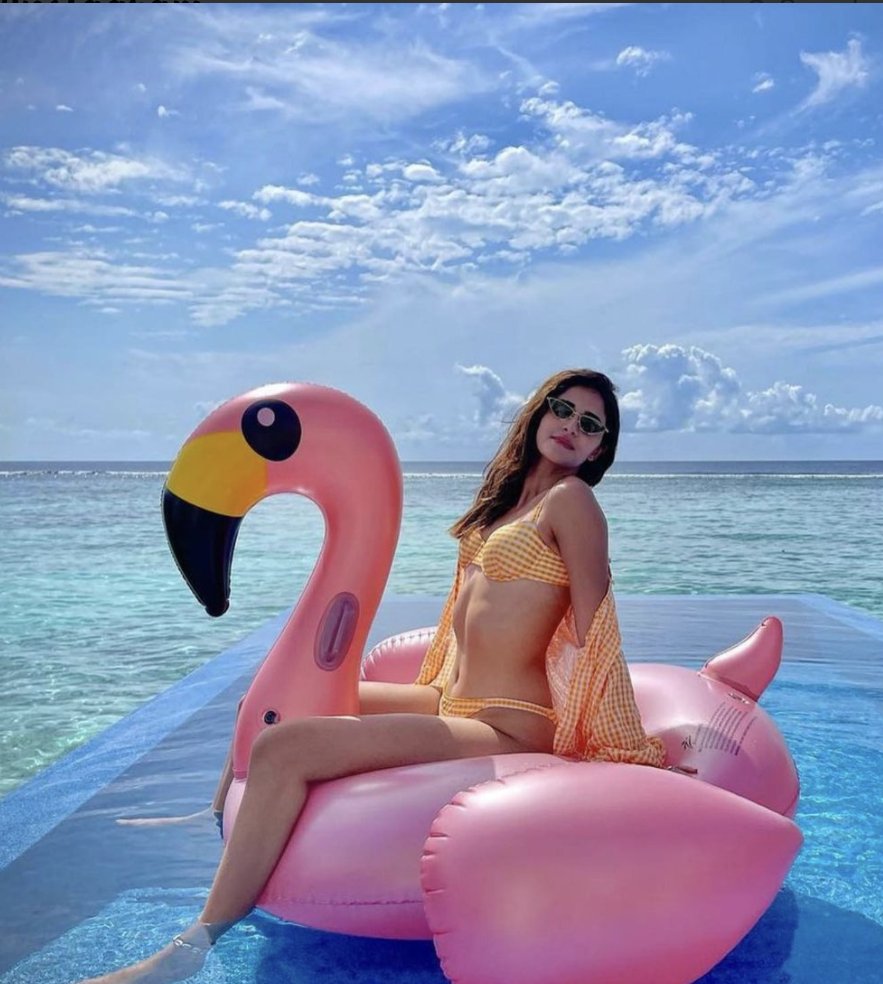 GraziaIndia's tweet photo. Missing the Summer Sun and definitely the vacations! #AnanyaPanday too busy being a #serialchiller https://t.co/wj61wcwsTN