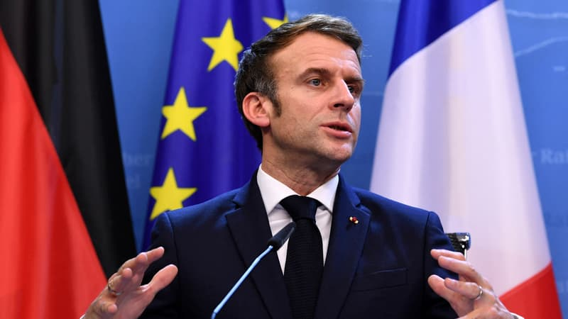 BFMTV's tweet photo. Covid-19: Macron annonce que les vaccinés n'auront pas à se faire tester pour voyager entre les pays de l'UE https://t.co/Ma9IAKeWni https://t.co/uvLqvYpwo1