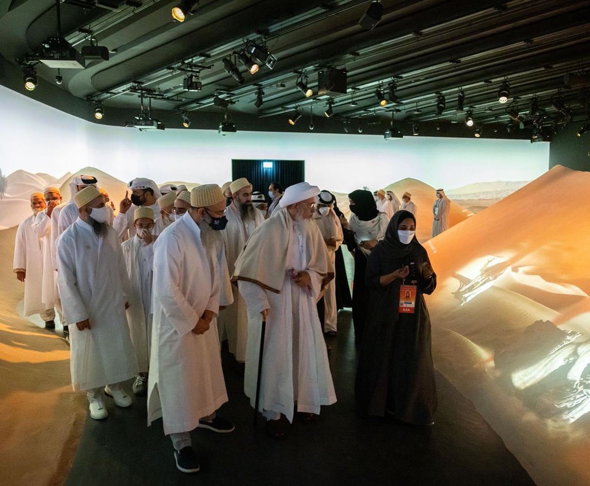 expocitydubai's tweet photo. We were honoured by the visit of the spiritual leader of Dawoodi Bohara, the 53rd Da'i Al Mutlaq Mufaddal Saifuddin, who was welcomed by His Excellency Sheikh Nahayan Mabarak Al Nahayan, Minister of Tolerance and Coexistence and Commissioner General of Expo 2020 Dubai. https://t.co/qYPLMkdbJv