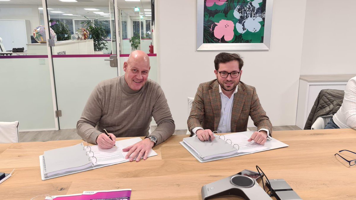 Vandaag hebben we de overeenkomst met aannemer Zener Telecom getekend. Zener gaat voor ons het buitengebied en de dorpen van de gemeente #SittardGeleen voorzien van #glasvezel. Te starten in Born. Daar begint de aanleg in januari 2022.