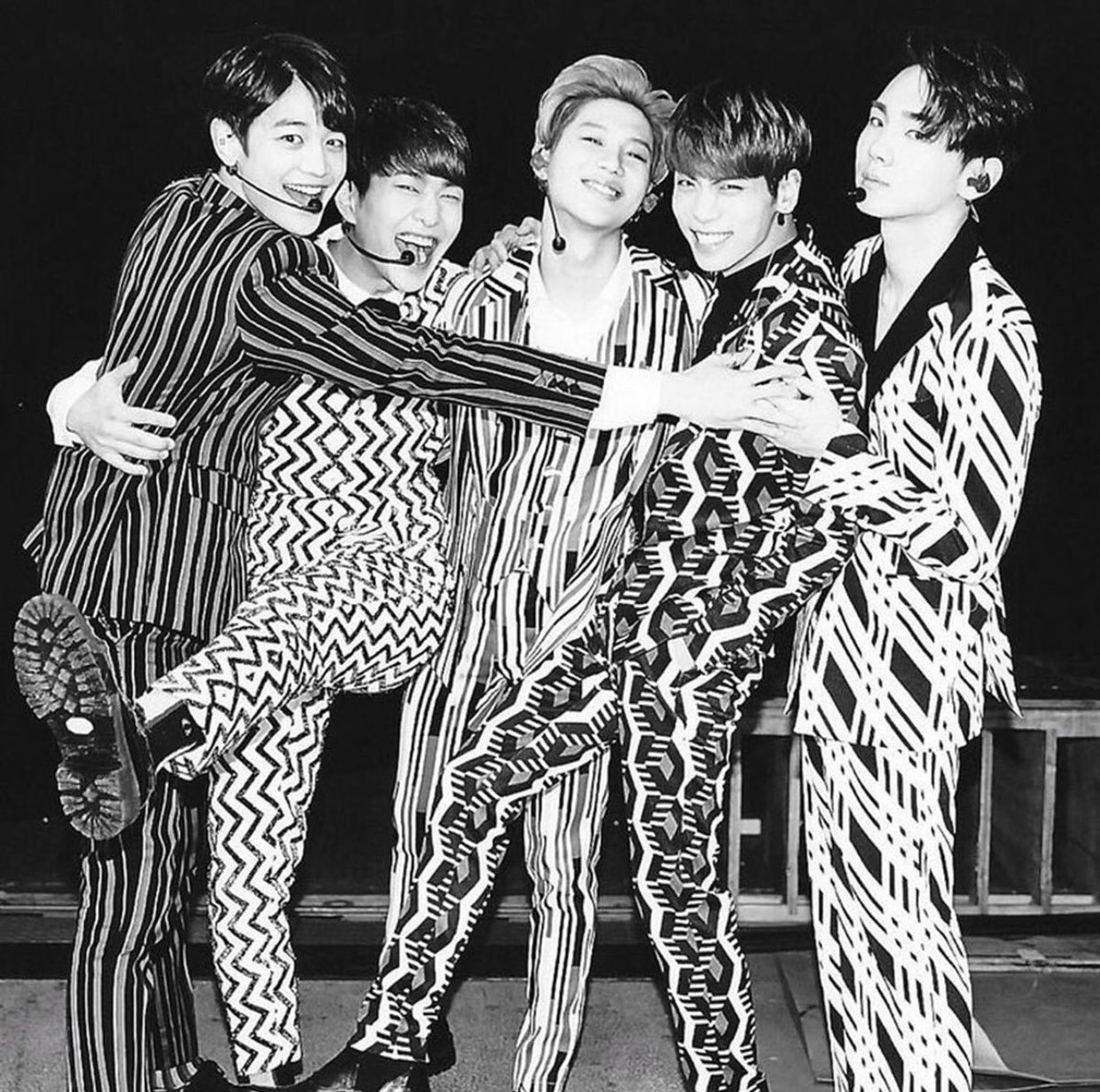 hourlykibum's tweet photo. #SHINee #키 #KEY @SHINee https://t.co/PI0GsUedFx