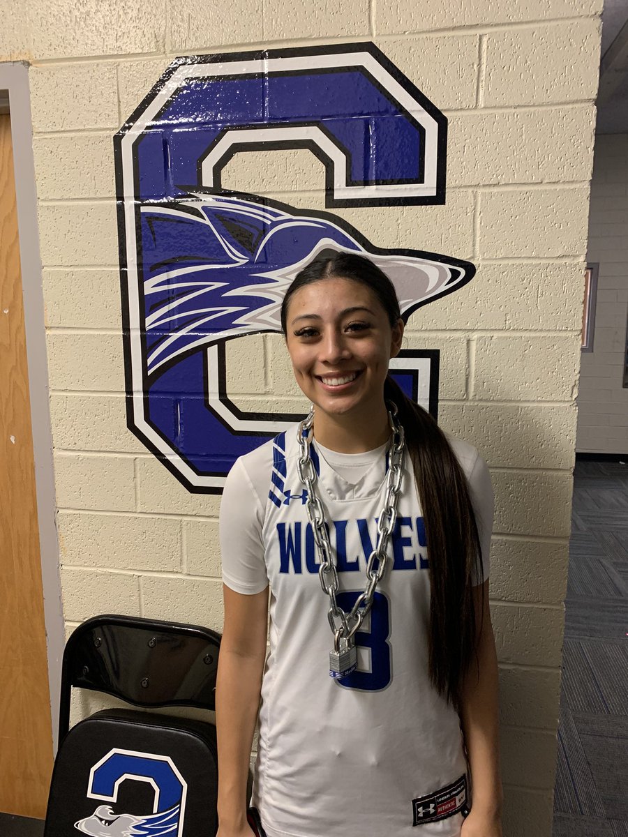 🔒 Chain goes to <a href="/DuqueStasia/">Stasia Duque</a> Played great on ball defense, but more impressively had 14 rebounds (16 points too) from the guard/wing position!!! Great game!
Wolves also had another program 🧹, each team is undefeated going into Winter Break 🐺🏀
#Clamps #SOC #RunWithTheWolves