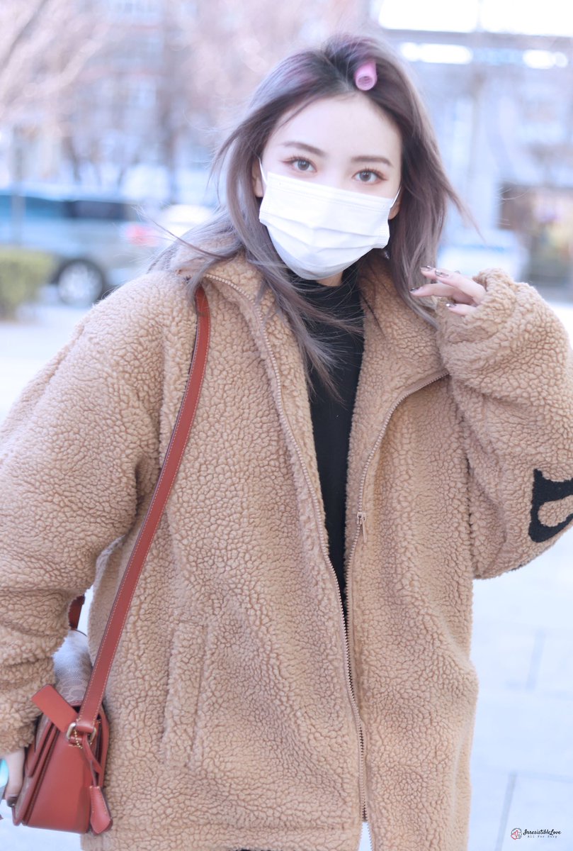 Irresistible820's tweet photo. 𝟏𝟐𝟏𝟕𝟐𝟏 𝙎𝙊𝙃𝙐 𝘼𝙧𝙧𝙞𝙫𝙖𝙡

#SuRuiqi #Sury #苏芮琪 #スールイチー #수루이치

@sury_official https://t.co/cfCys1ac10