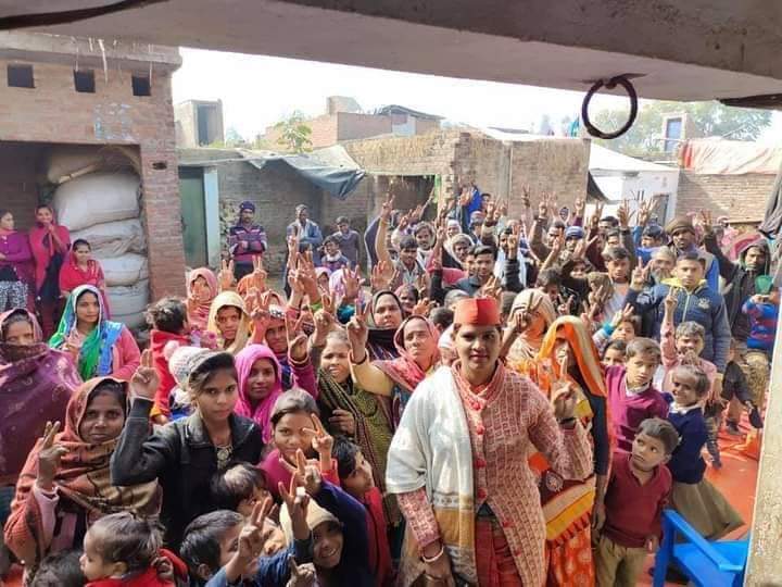 RachnaSinghSP's tweet photo. हम बदलेंगे बिल्हौर की तस्वीर।
रचना सिंह। @yadavakhilesh https://t.co/BeAm5ClBH7