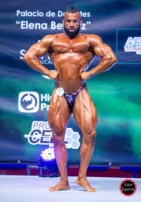 Watch Ptj_trainer's leaked NSFW photo on TwXstars