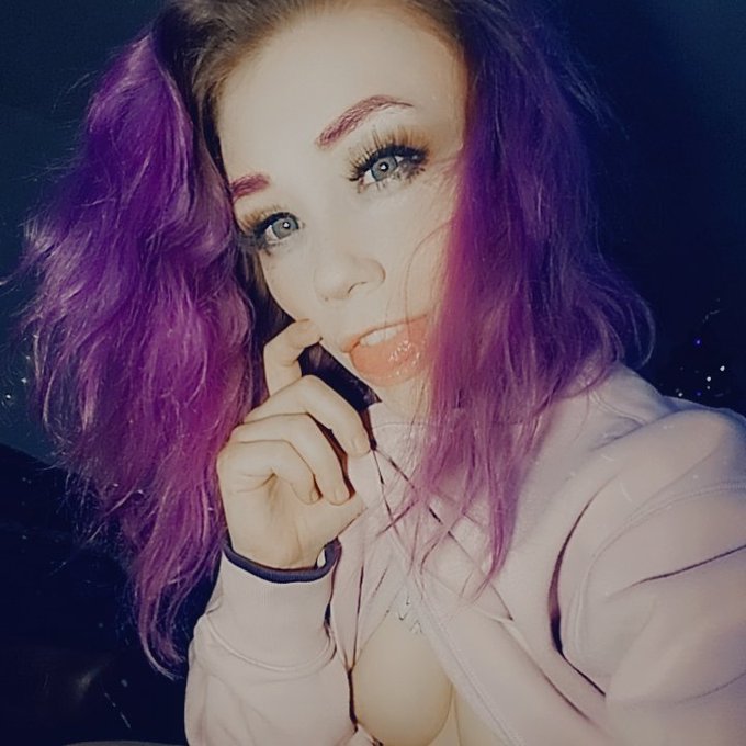🦄👅💗 https://t.co/DW4vkH5Gzz<a href="/tag/mvsales"class="tags"><span>#mvsales</span></a>