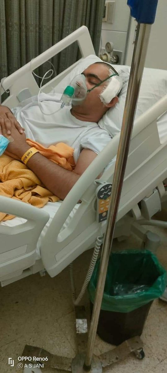 KhairMuhammadS9's tweet photo. Starting a Twitter trend for the pride of Pakistan, rising star in the field of economics, a dear teacher and a friend to all: Sonan Memon. There is urgent government intervention needed to send him to USA for stage 3 brain tumour treatment #save_sonan_memon https://t.co/YNI8EU3jsP