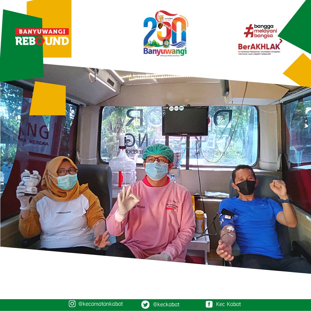 keckabat's tweet photo. Dalam rangka Hari Jadi Banyuwangi ke-250, Kecamatan Kabat bekerja sama dengan @pmibanyuwangi melaksanakan kegiatan Donor Darah di halaman kantor Kecamatan Kabat (17/12/2021). @banyuwangi_kab @BIBINWIDIATMOKO https://t.co/sMPU2CUEdb