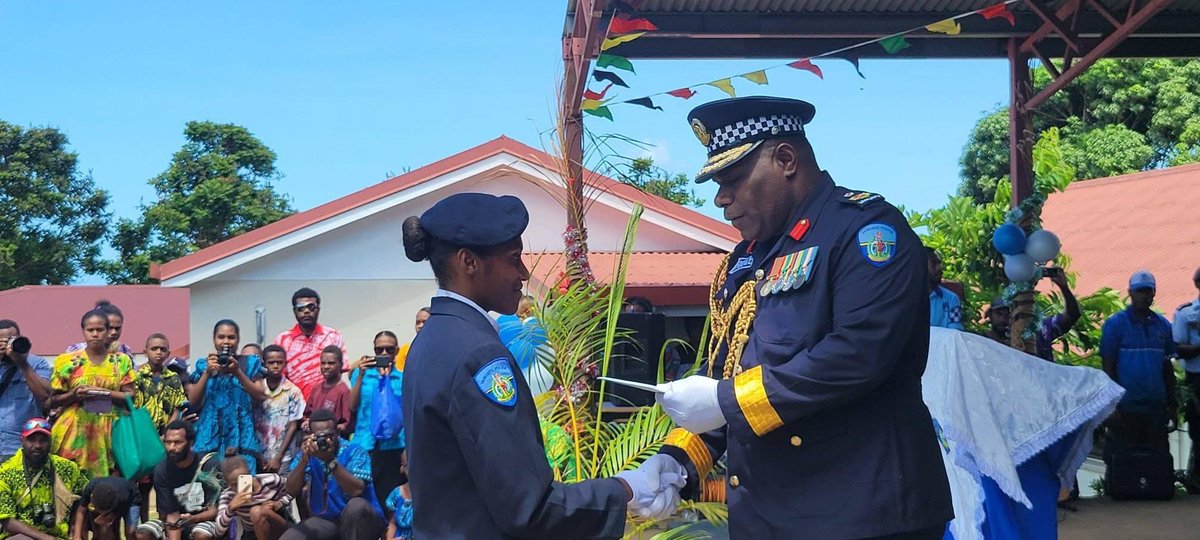 Vanuatu Police Force Recruit Course 2/21 Constable Alice Edna Charlene Alick, was today awarded a PFP scholarship for a 2022 USP Diploma of Policing, which will be the future pre-requisite for all VPF recruits before confirmation as a VPF Constable. Congratulations and well done.