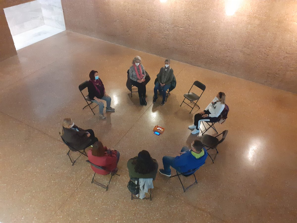 FeriaCulturasSJ's tweet photo. El 'Taller de #reiki' a cargo de Gina Campanella, dentro de la 6ª Feria de las Culturas de San Juan de #Aznalfarache, ha sido una #experiencia muy intensa para las personas participantes ¡Gracias por la #energía!

#FeriadelasCulturas #multiculturalidad #diversidad #Italia https://t.co/7IWxcZEMhT