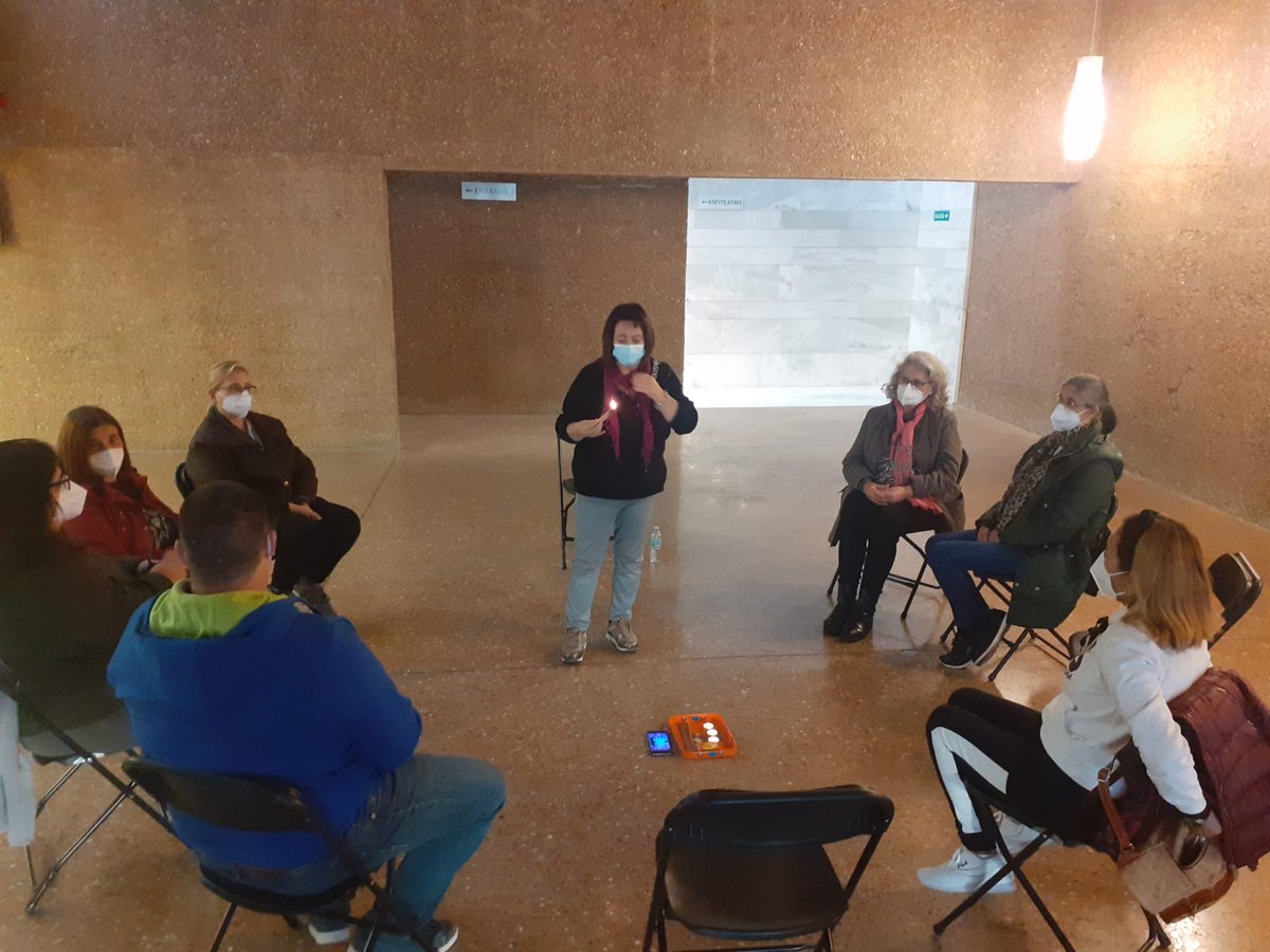 FeriaCulturasSJ's tweet photo. El 'Taller de #reiki' a cargo de Gina Campanella, dentro de la 6ª Feria de las Culturas de San Juan de #Aznalfarache, ha sido una #experiencia muy intensa para las personas participantes ¡Gracias por la #energía!

#FeriadelasCulturas #multiculturalidad #diversidad #Italia https://t.co/7IWxcZEMhT