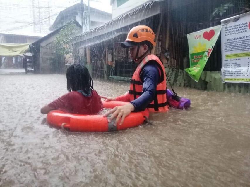faith2018m's tweet photo. Twitter please do your magic‼️🥺

Anyone outside PH and can donate thru paypal,pls dm me.Typhoon Odette here in PH guys Im knocking on your humble heart please give me &amp; my 2kids a help Foods, Vitamins,blanket for my kids Today Pls spare us in any amount it will helps🥺🙏🏻 pls🥺 https://t.co/tbSMZZPTm2
