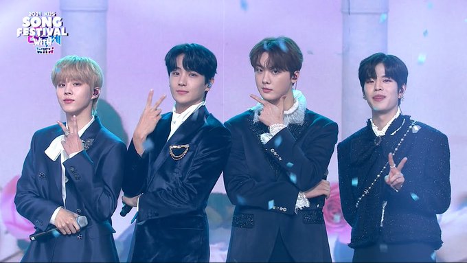 Astroha_France's tweet photo. 📺| 171221 | KBS GAYO 2021 

San-Ha a interprété "Paradise", l'OST de "Boys Over Flowers" avec Hyunjae (The Boyz), Seungmin (Stray Kids) et Kim Wooseok (Up10tion).

💡Interview : https://t.co/oJ70O81cLa
💡Performance : https://t.co/GZeu43U8v9

Alysée | Astroha_France
#ASTRO https://t.co/qHb9LMozk9
