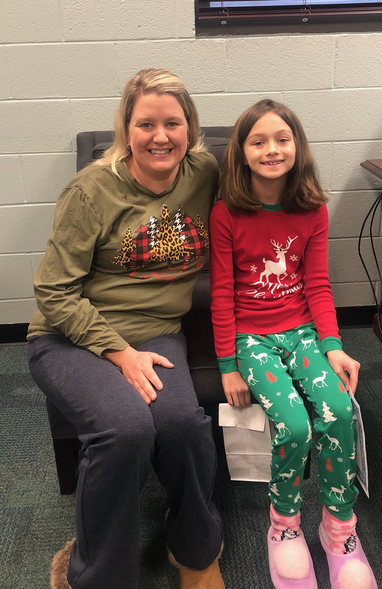 BlackwellElem's tweet photo. Congratulations to Skylar! She is our Assured Heating and Air Student of the Month and we are so proud of her for showing her Blackwell Best! https://t.co/jh4wvrruzC