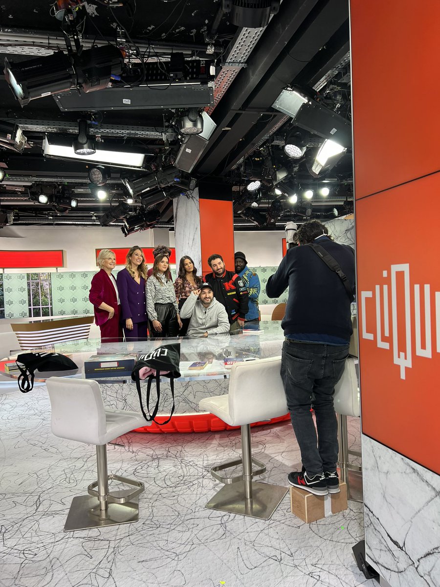 Morgan_offmusic's tweet photo. Retrouvez moi ce samedi à 12:45 en clair sur @canalplus @cliquetv un immense merci à Mouloud Achour pour l’invitation et toute l’équipe pour l’accueil ! https://t.co/6r44xqP0zO