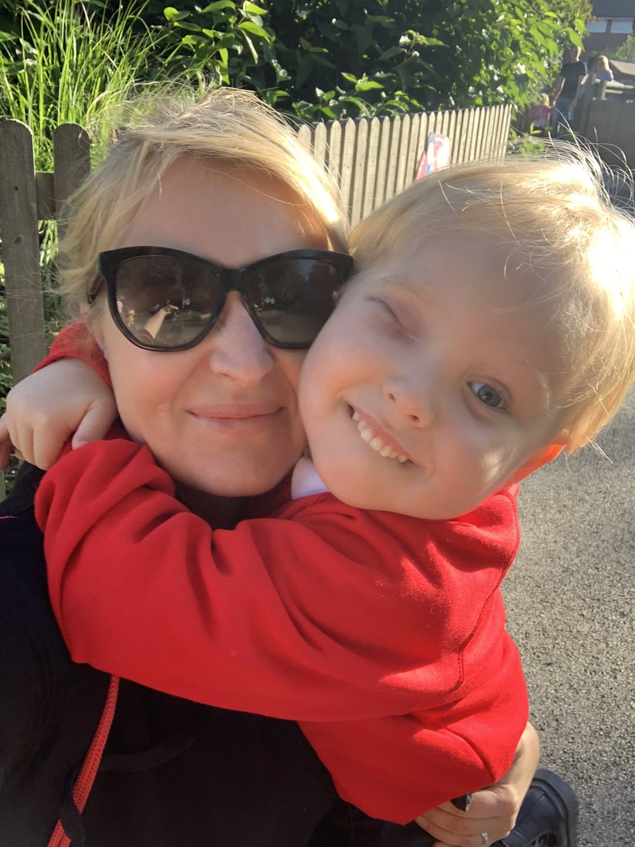 Holly Roberts tweet media