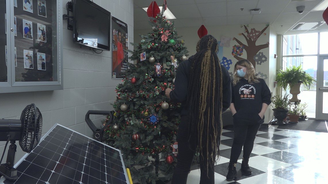 Students at the <a href="/mckinley_stemm/">McKinley STEMM Academy</a> are using their #STEMpowersOhio Design &amp; Entrepreneurship Challenge prize to spread holiday cheer. The Green Energy Machine, a solar-powered generator, will be used to power a lit tree to brighten the school. ohionewstime.com/what-is-the-st…