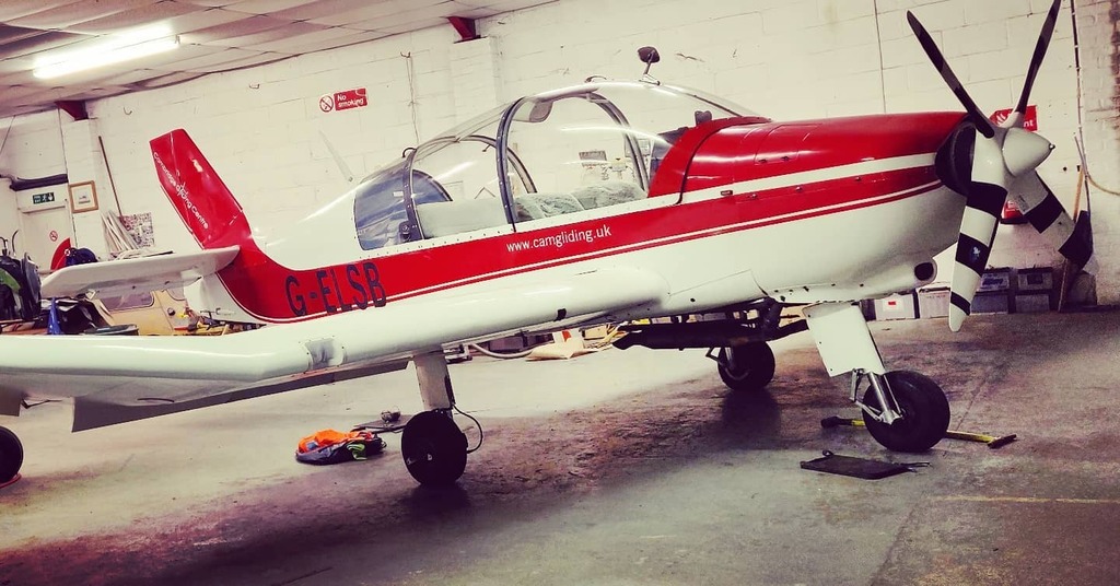 DEFENDERist's tweet image. Shiny'd this up ready for collection but it still needs just one more tiny bolt before it can go home 🙄
.
#planework #tug #robindr400 #aeroplaneproblems