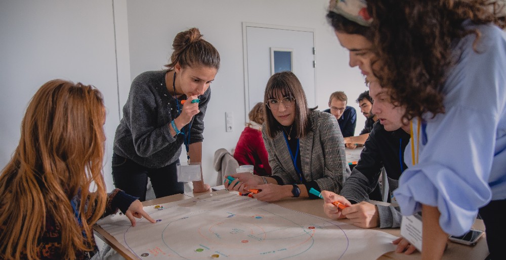 CabinetAncette's tweet photo. 45% des étudiants français envisageraient un jour de créer ou de reprendre une entreprise 🧐 #InspirationBusiness https://t.co/MHEG6CnA5g https://t.co/qLLpiFAljf