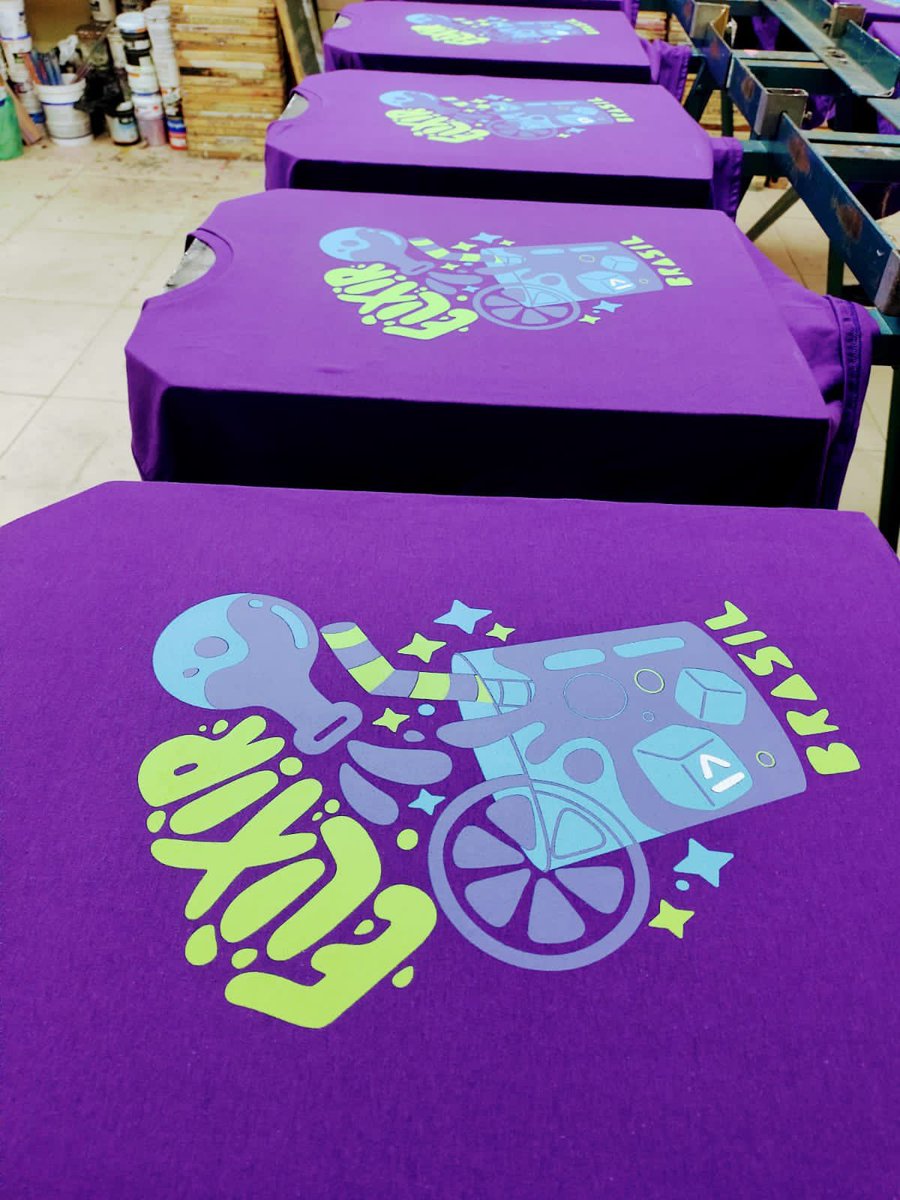 Finalmente... camisetas saindo do forno e em breve enviaremos aos ganhadores dos sorteios! #ElixirBrasil