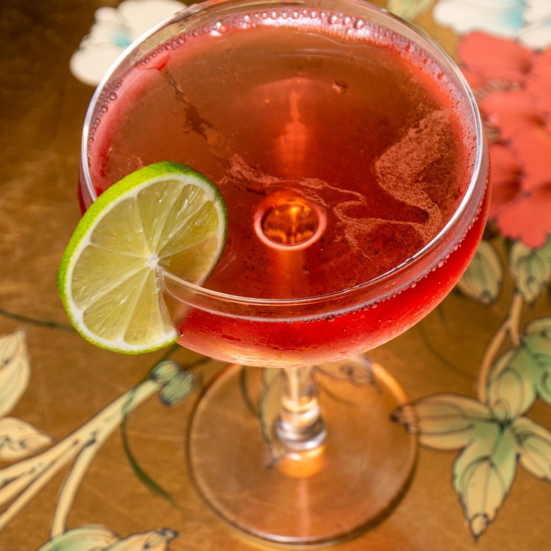 fengshangRegent's tweet photo. Cheers to the weekend!🍸  It's the weekend &amp; the week before Christmas so even more of an excuse to dine out &amp; have a few cocktails here at Feng Shang Princess🤩  https://t.co/J2ZbdEy24s https://t.co/nMVvNYDoQh