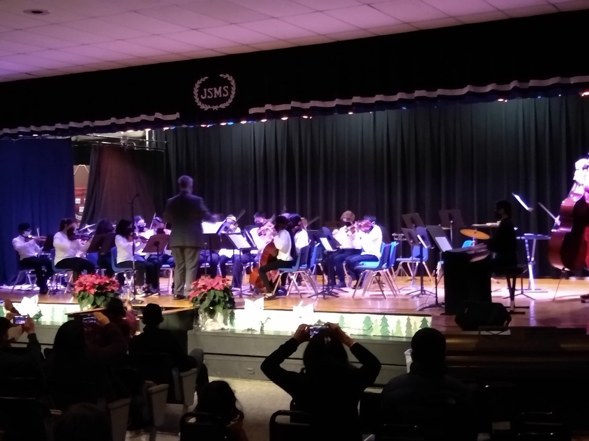Thank you all that came out to support the students in their first concert in 2 years! We are all grateful to perform live for you and we couldn’t have asked for a better audience! Big thank you to <a href="/NicoleBarrowWh2/">Nicole Barrow White</a> for helping and <a href="/OB_VP_Lynch/">Mr. Lynch</a> for playing bass! 🎼🎺🎷🥁🎻
