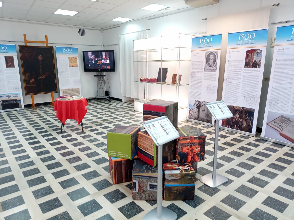 muzejKP's tweet photo. Nekaj utrinkov iz otvoritve razstave o slavnih Koprčanih (1380-1797).
***
Alcuni scatti dall'inaugurazione della mostra sui personaggi illustri di Capodistria (1380-1797).

#PokrajinskimuzejKoper, #MuseoregionalediCapodistria, #KoperRegionalMuseum, #razstava, #mostra, #exhibition https://t.co/FJOyNXmGaS