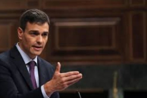 PSOE_MDA's tweet photo. <<No estamos elijiendo entre izquierdas o derechas, entre socialistas  y conservadores, sino entre que España tenga Govierno o no>>
#debatassum21 https://t.co/lVchT8eftE