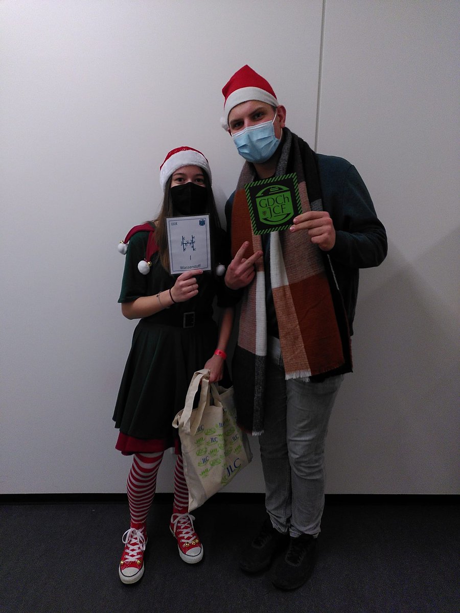 Caro hat mit der Hilfe von carbodialaunprotactinium das letzte Element gefunden! Herzlichen Glückwunsch!

Vielen Dank an alle, die mitgesucht haben. Wir wünschen euch schöne Feiertage!

Wir sagen auch Dankeschön an die Unterstützer unserer Adventsaktion!